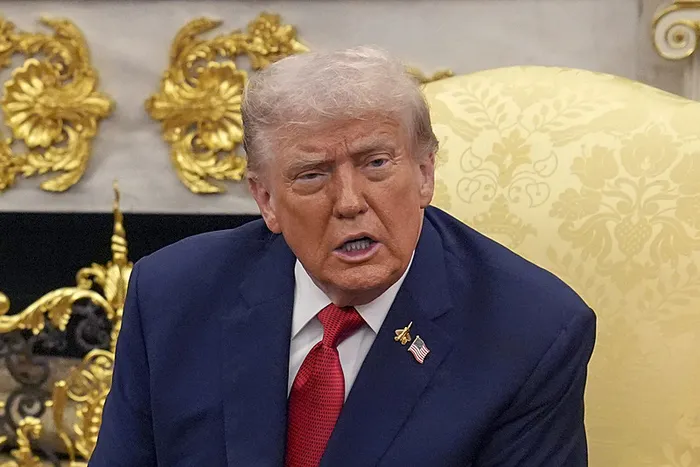 beyaz-sarayda-zirvede-dikkat-ceken-f-35-detayi-baskan-erdogan-ile-gorusen-trumpin-rozeti-gundem-oldu-1758820123475.jpg Foto: REUTERS