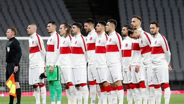 A Milli Futbol Takımı’nın EURO 2020 şarkısı Mustafa Sandal’dan! Derya Uluğ Irmak Arıcı ve Eypio damga vurdu!