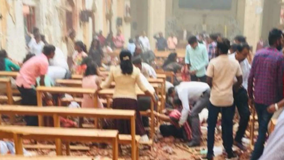 Sri Lanka'da art arda patlamalar