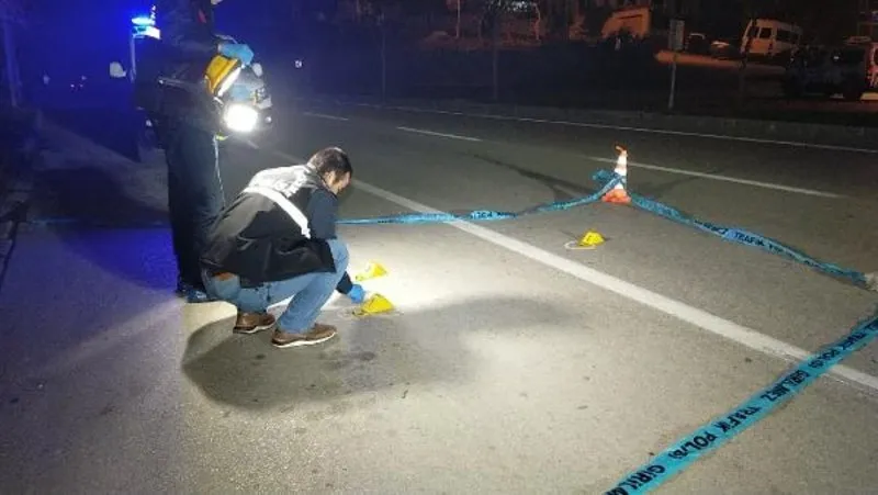 Bursa’da gece külüne silahlı saldırı! 3 kişi ağır yaralandı