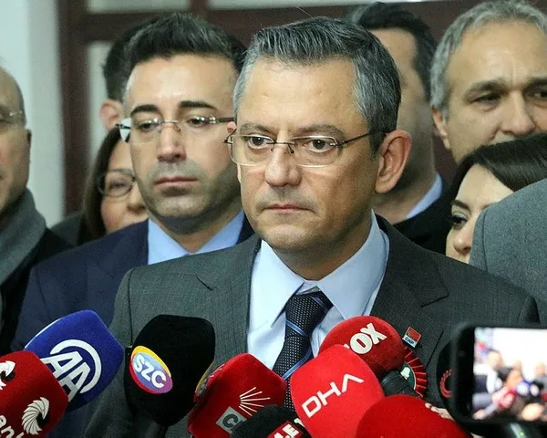 CHP’de İstanbul ve İzmir kavgası! Parti Meclisi’nde ortalık karıştı