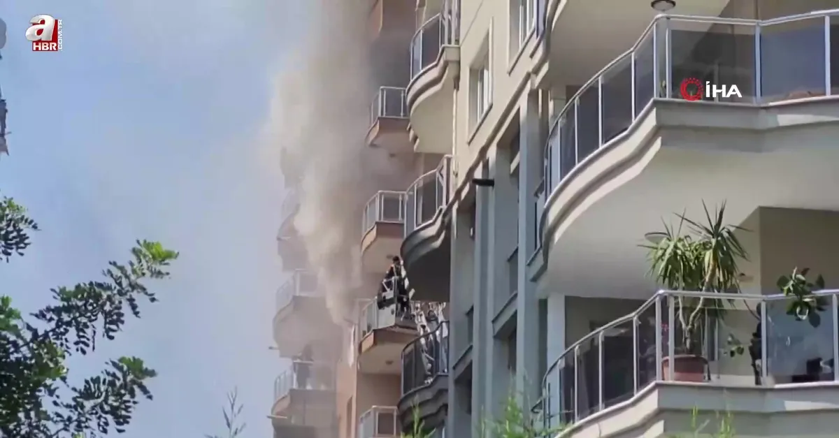 Yedi katlı binada yangın paniğİ