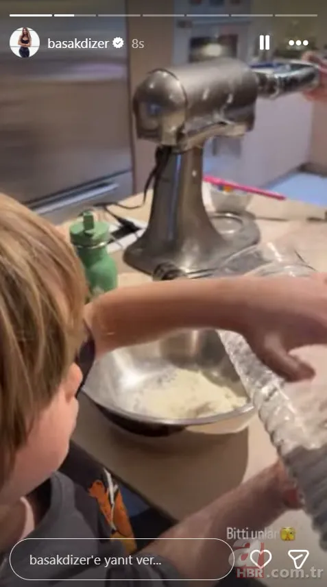 Kurt Efe mutfakta hünerlerini sergiledi! İşte Tatlıtuğ ailesinin eğlenceli halleri 7