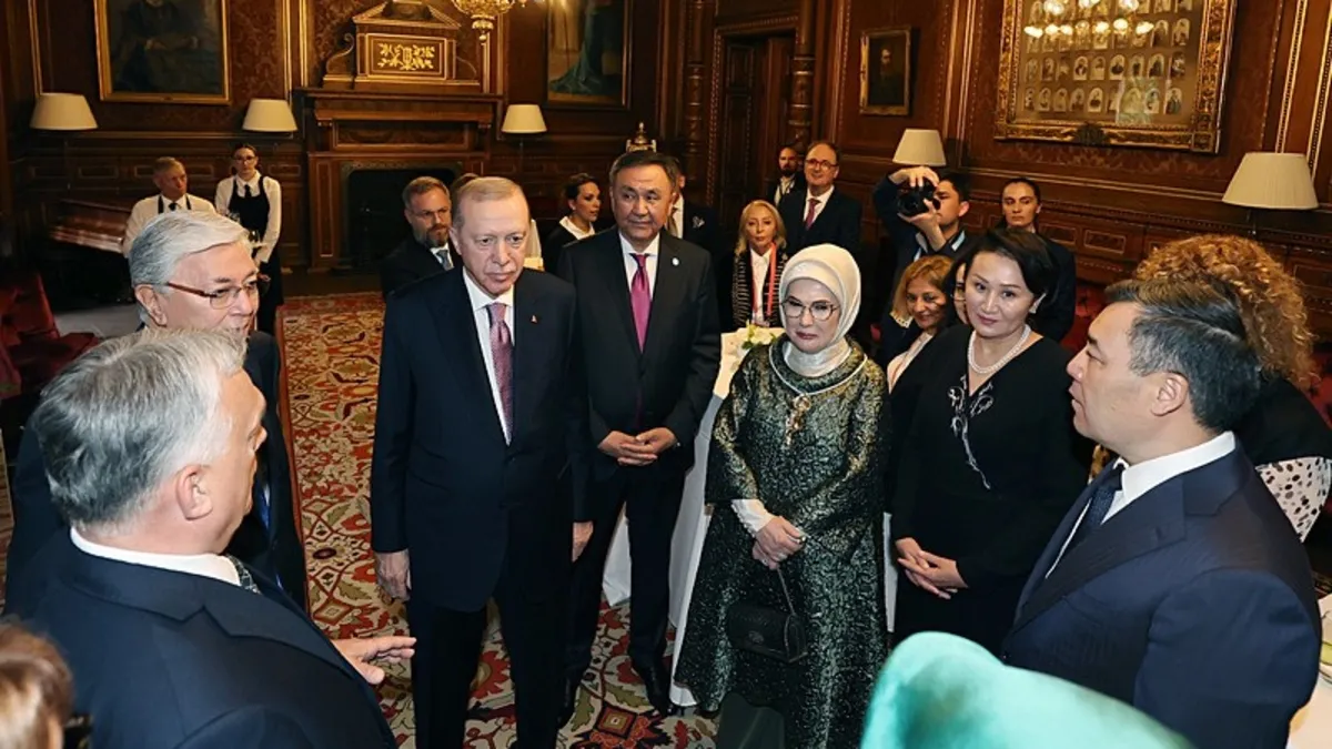 Başkan Erdoğan Macaristan'da temaslarını sürdürüyor! Başbakan Orban ile kültürel programa katıldı