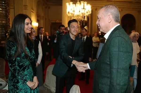 Başkan Erdoğan'ın iftar yemeğine Mesut Özil de katıldı - 1