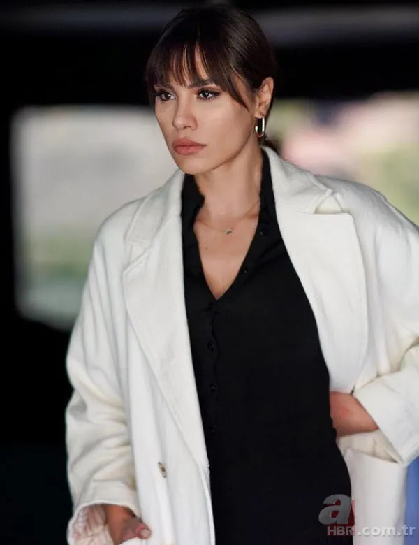 Bergüzar Korel çocuklarını paylaştı! Minik Leyla sosyal medyayı salladı! “Çok şanslıyız” 10