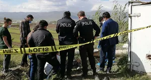 Yaşlı adam tarlada namaz kılarken öldü