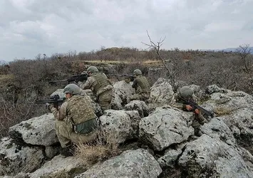 Diyarbakır'da terörist avı devam ediyor