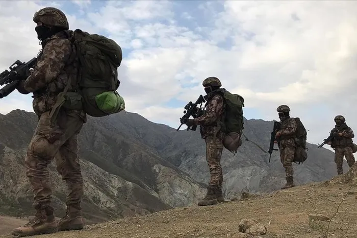 pkk-irakta-o-koyleri-tamamen-atese-verdi-msbden-aciklama-sivillere-zarar-vermeden-operasyonlarimiz-suruyor-1720000989521.jpg PKK Irak'ta o köyleri tamamen ateşe verdi! MSB'den açıklama: Sivillere zarar vermeden operasyonlarımız sürüyor - 3