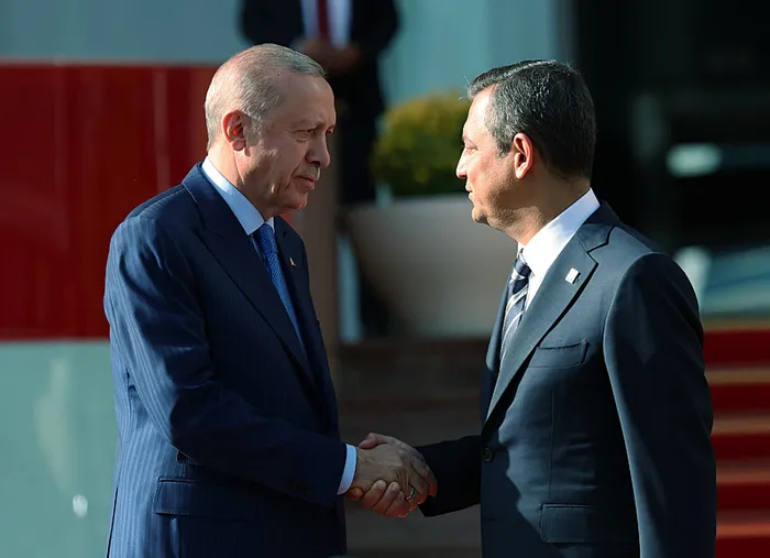 baskan-erdogan-ozgur-ozel-gorusmesi-sonrasi-chpden-ilk-aciklama-olumlu-gecti-yeniden-gorusmeye-haziriz-1718133790319.jpg Başkan Erdoğan - Özgür Özel görüşmesi sonrası CHP'den ilk açıklama: Olumlu geçti yeniden görüşmeye hazırız - 2
