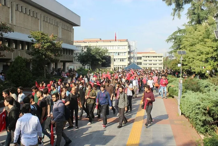 Boğaziçi Üniversitesi'ndeki LGBT skandalına tepkiler büyüyor - 5