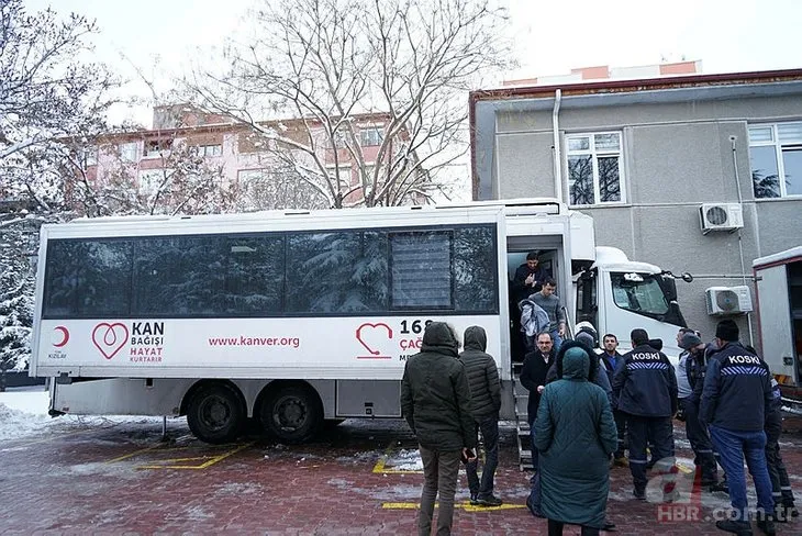 Türkiye Kahramanmaraş depreminin yaralarını sarmak için tek yürek! Vatandaşlar kan bağışı için Kızılay’a akın etti