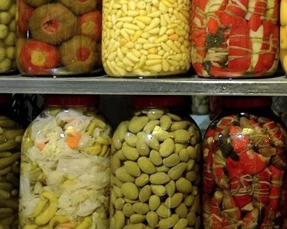 usta-tursucularin-sirri-kavanoza-1-tane-ekleyin-asla-bozulmayacak-1712305241326.jpg Usta turşucuların sırrı! Kavanoza 1 tane ekleyin, asla bozulmayacak... - 3