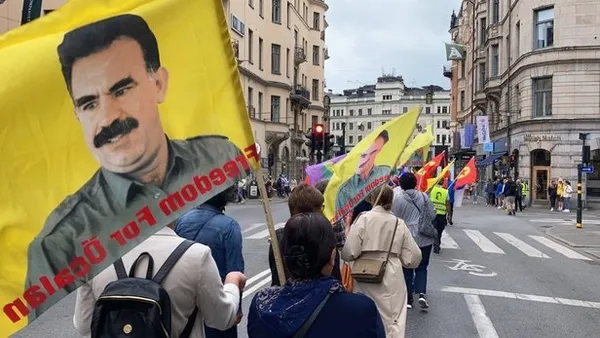 Muhtıraya rağmen İsveç’te skandal görüntüler! Terör örgütü YPG/PKK yandaşları gösteri düzenledi