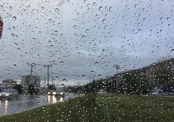 İstanbul'da beklenen yağış başladı