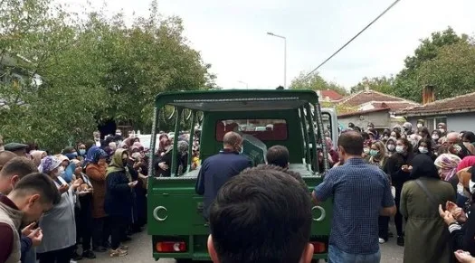 saplantili-aski-tarafindan-katledilen-sena-altannin-agabeyinden-yurek-yakan-paylasim-1639288248351.jpg Saplantılı aşkı tarafından katledilen Sena Altan'ın ağabeyinden yürek yakan paylaşım - 6