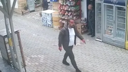 balikesirdeki-baltali-cinayetin-goruntuleri-cikti-1650462968271.jpg Balıkesir'deki baltalı cinayetin görüntüleri çıktı - 1
