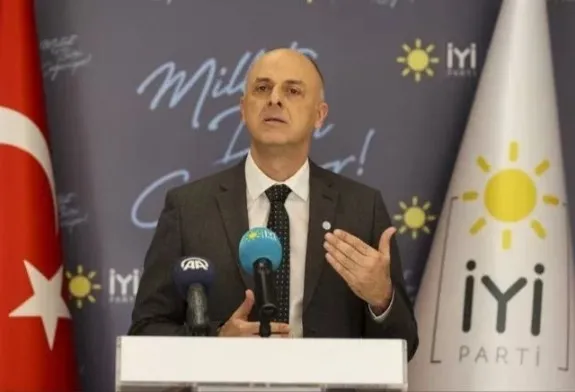 1695738561332.jpg Ümit Özlale'den Akşener'e istifa resti: Eğer adaylıktan çekilmem istenirse gereğini yaparım - 4