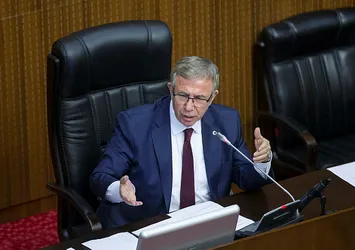 Ankara'da Mansur Yavaş üst düzey bürokratları görevden aldı