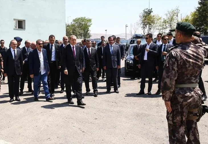 Cumhurbaşkanı Erdoğan, Özel Harekat Daire Başkanlığı’nı ziyaret etti