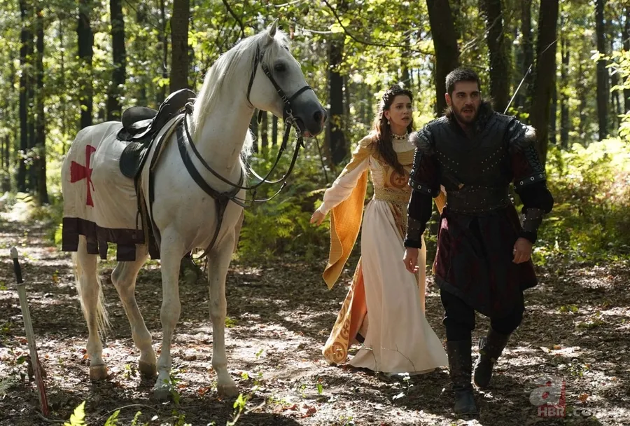 Kuruluş Osman'da Osman Bey Lucas ve Karesi Bey'le karşı karşıya 3