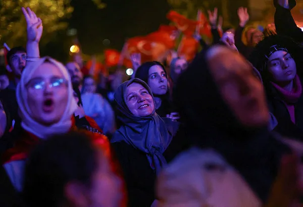 Ankara’da zafer gecesi! Başkan Erdoğan’dan seçim galibiyeti sonrası klasikleşen balkon konuşmasında tarihi mesajlar
