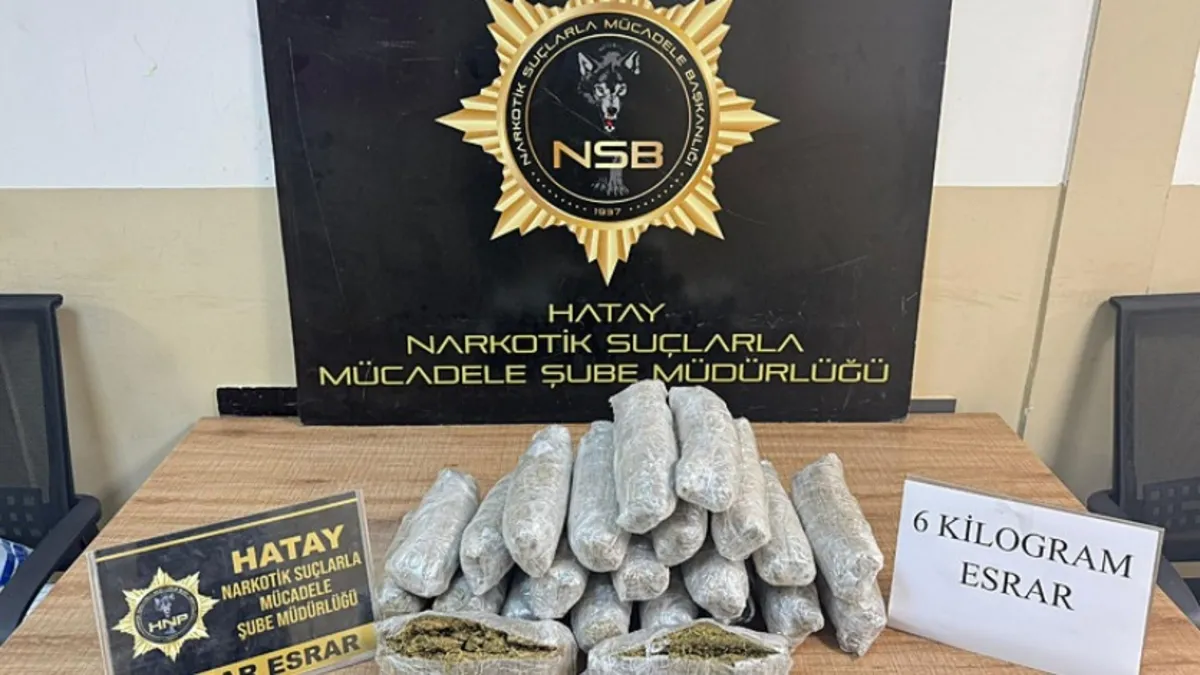 Hatay'da şüphe üzerine durdurulan motosiklette 6 kilo esrar bulundu