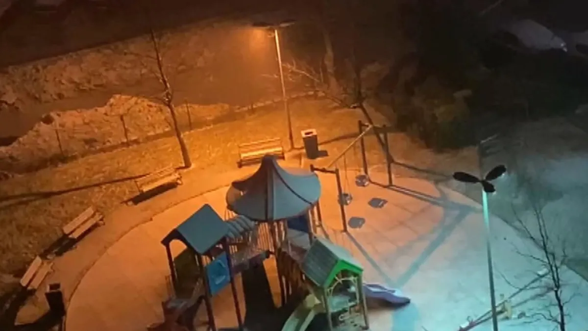 Megakente beklenen kar geldi! Sokaklar beyaza büründü