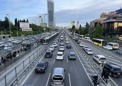 İstanbul'da trafik kilit: Yoğunluk yüzde 80'e çıktı