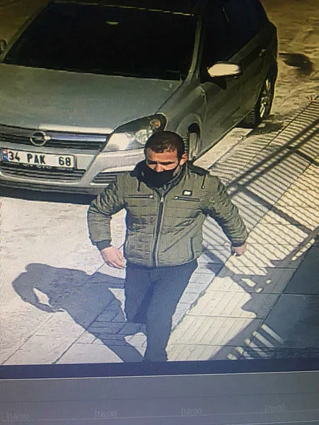 Ankara’da hırsız kimse yok sanıp eve girdi! Duştan çıkıp karşısında görünce şok oldu - 5