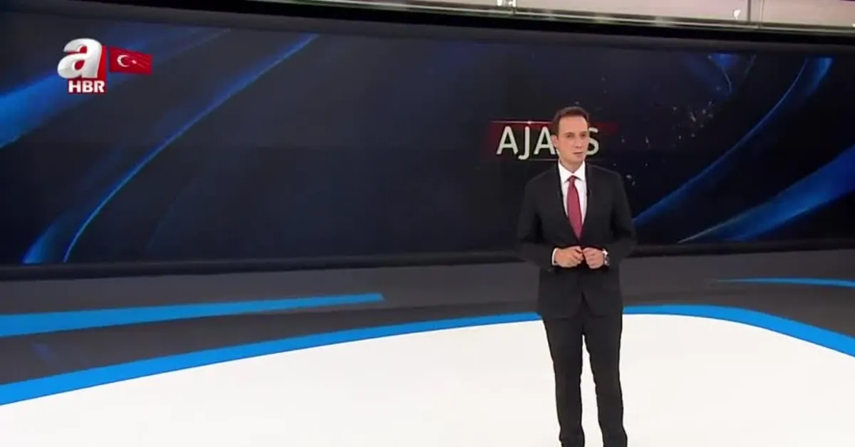 Eyfel Kulesi'nde bomba paniği!