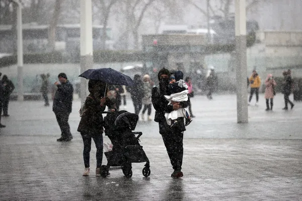 son-dakika-istanbulda-sabah-saatlerinde-yagan-kar-saskina-ugratti-kar-yagisi-devam-edecek-mi-meteorolojiden-fl-1647837511427.jpg SON DAKİKA! İstanbul'da sabah saatlerinde yağan kar şaşkına uğrattı! Kar yağışı devam edecek mi? Meteoroloji'den flaş uyarı geldi - 1