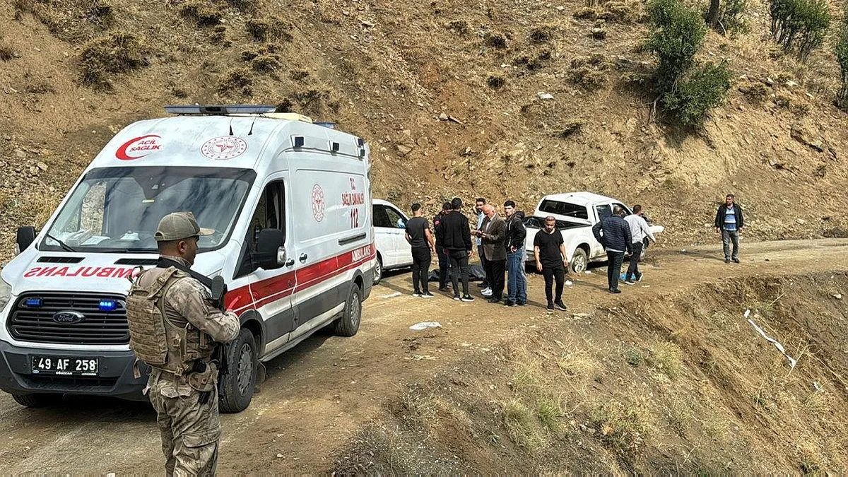 Muş'ta çifte acı haber! Şehit askerin yakınları taziye yolunda kaza yaptı: Ölü ve yaralılar var