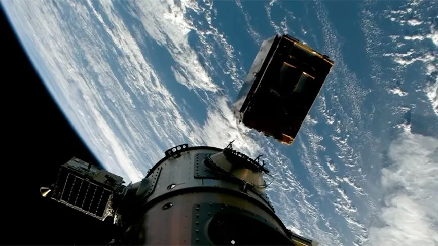 uzayda-duygusal-anlar-nasa-astronotu-olen-esinin-adini-aydaki-kratere-verdi-1775658216204.jpg 40 bin kilometre hızla atmosfere girecek kapsül görevdeki en riskli aşamaya hazırlanıyor.