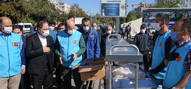 Diyanet İşleri Başkanı Erbaş İzmir’deki depremzedeleri ziyaret etti