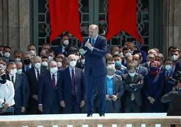 Taksim Camii uluslararası basın kuruluşlarının sinirlerini bozdu! İşte o utanç manşetleri