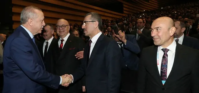 Tunç Soyer’in Başkan Erdoğan hayran hayran bakışları dikkat çekti