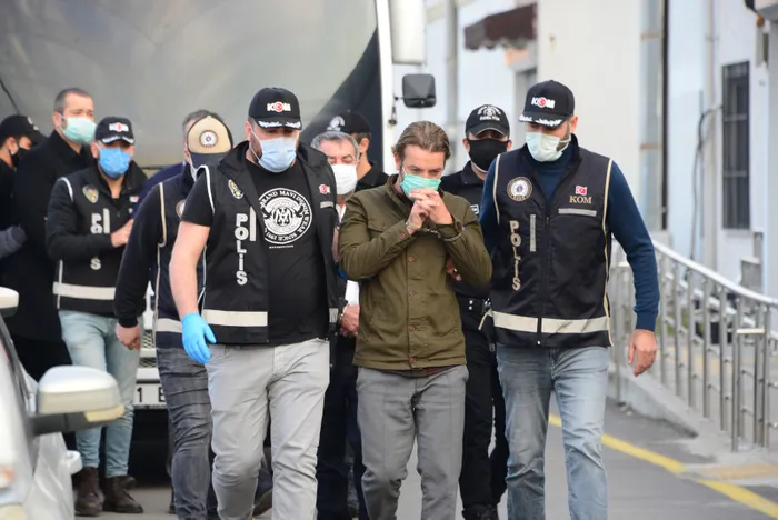 CHP’li Ceyhan Belediyesi’ndeki rüşvet skandalının detayları ortaya çıktı! İmara aykırı 100 projeden 300 milyonluk vurgun