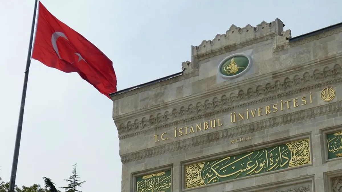 İstanbul Üniversitesi AUZEF kayıt yenileme süresi uzatıldı! İşte son tarih