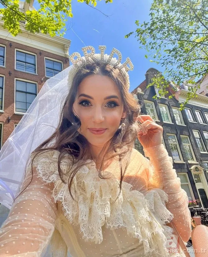 Ünlü şarkıcı Karsu evlendi! Düğünden ilk kareler... 4