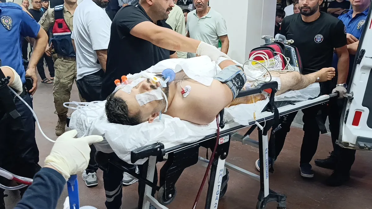 Hastane bahçesinde kanlı pusu! Kurşunlar 9 yaşındaki çocuğa da isabet etti