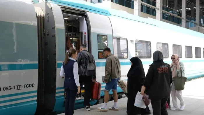 İstanbul-Sivas hızlı tren hattı | Bakan Uraloğlu rakamları açıkladı! 1 ayda 55 bin yolcu - 2