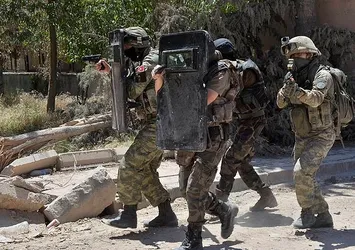 Nusaybin'de bomba patladı! 5 güvenlik görevlisi yaralandı