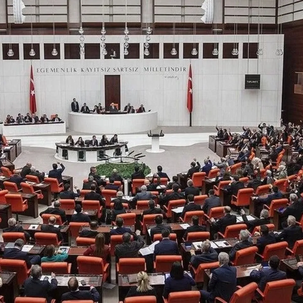 Öğrenci affı ve yükseköğretim teklifi Meclis'te görüşüldü