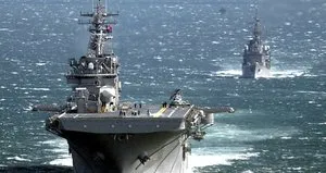 İran helikopteri ABD savaş gemisine yaklaşınca...