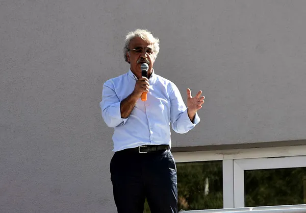 hdp-es-genel-baskani-sancardan-ittifak-aciklamasi-hdp-ipleri-atiyor-mu-1627577358814.jpg HDP Eş Genel Başkanı Sancar'dan ittifak açıklaması! HDP İP'leri atıyor mu? - 1