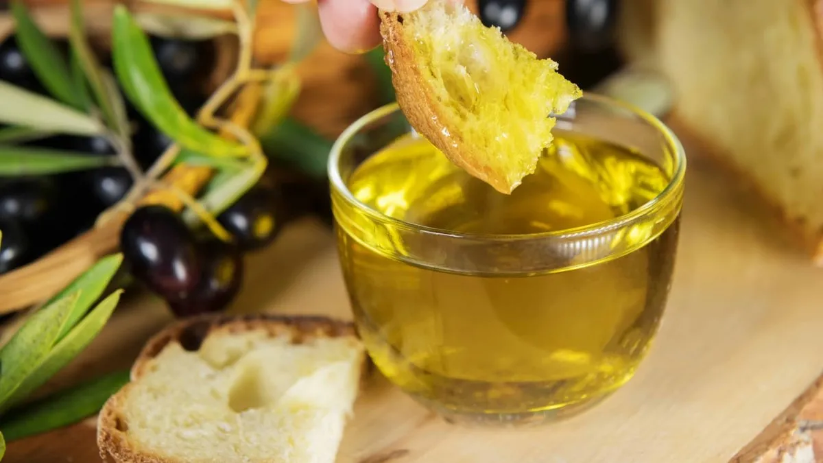 7 gün boyunca her sabah zeytinyağı içti: Vücudunda neler değişti? İşte kalp, kolesterol ve bağırsak sağlığına etkisi