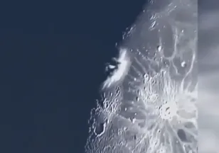 SpaceX roketi Ay'a çarptı, dev krater oluştu