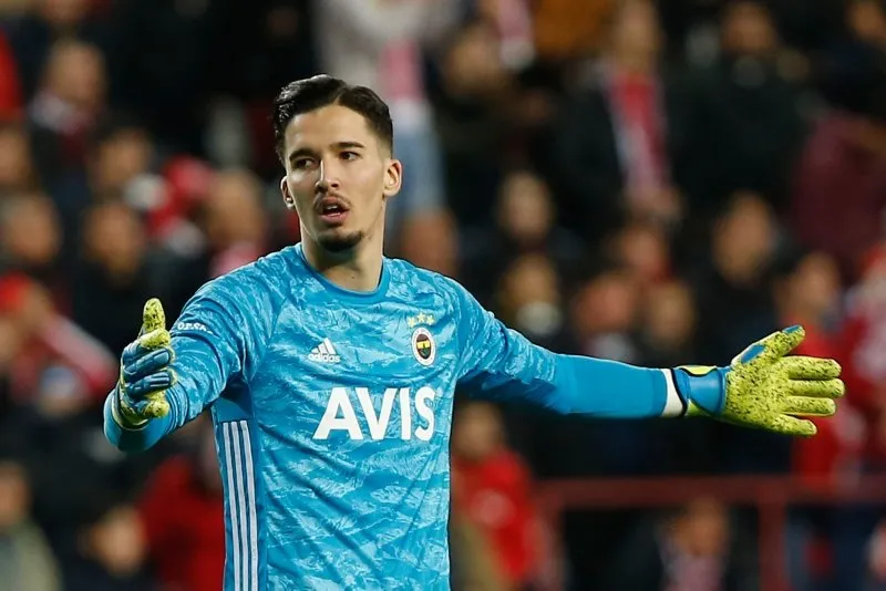 Son Dakika Fenerbahce Transfer Haberleri Ajax Altay Bayindir Icin Geliyor