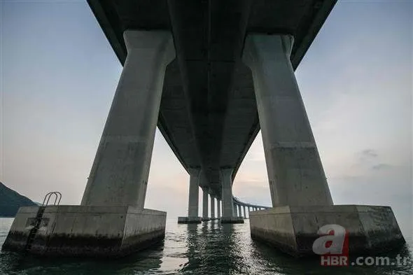 Dünyanın en uzun deniz köprüsünü açtı